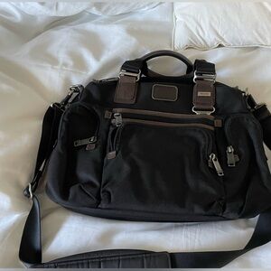 Tumi briefcase - like new condition